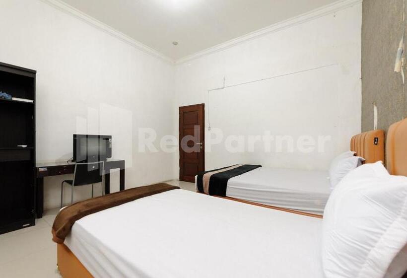 Hotel Reddoorz At Wisma Nabila Syariah Near Masjid Raya Baiturrahman Banda Aceh