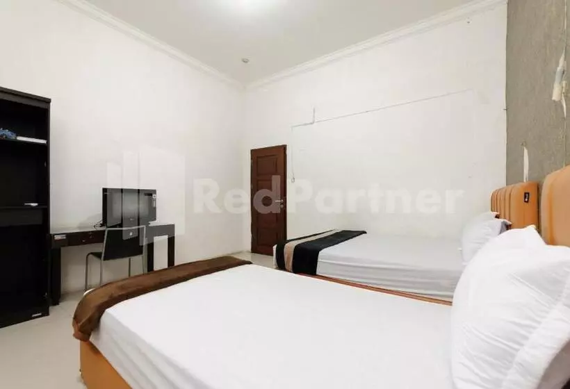 Hotelli Reddoorz At Wisma Nabila Syariah Near Masjid Raya Baiturrahman Banda Aceh