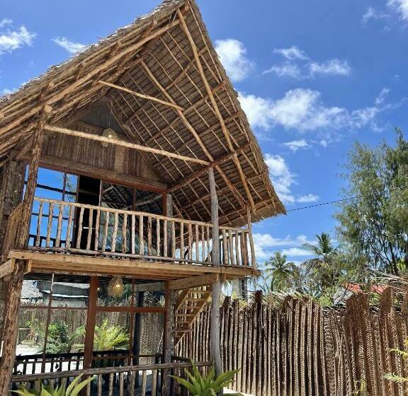 Отель Mwananchi Bungalows