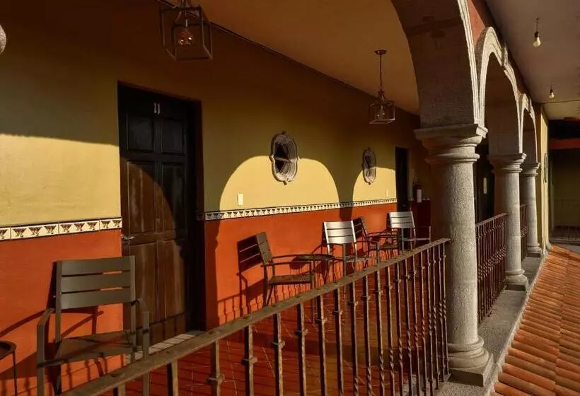 هتل Puerto Morelos Cuernavaca