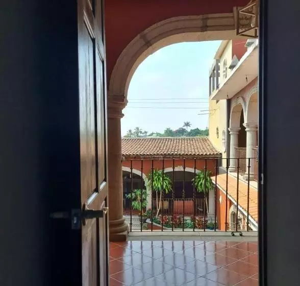 هتل Puerto Morelos Cuernavaca