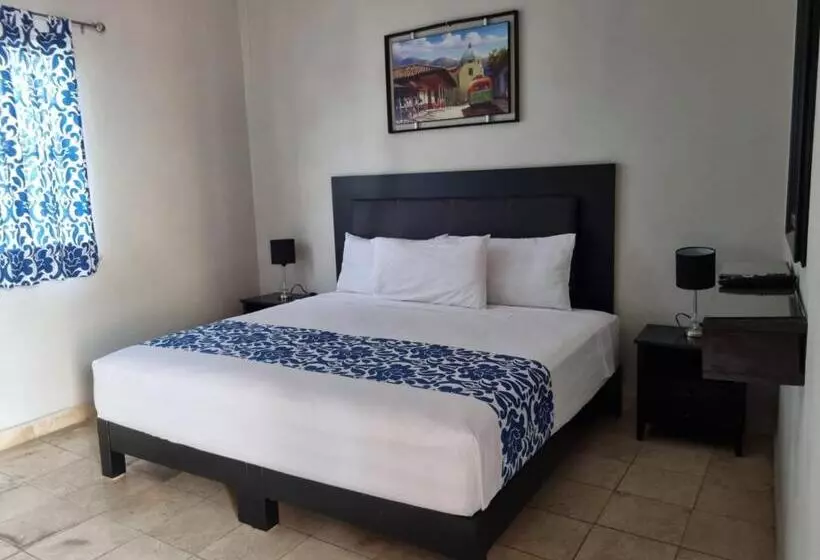 هتل Puerto Morelos Cuernavaca