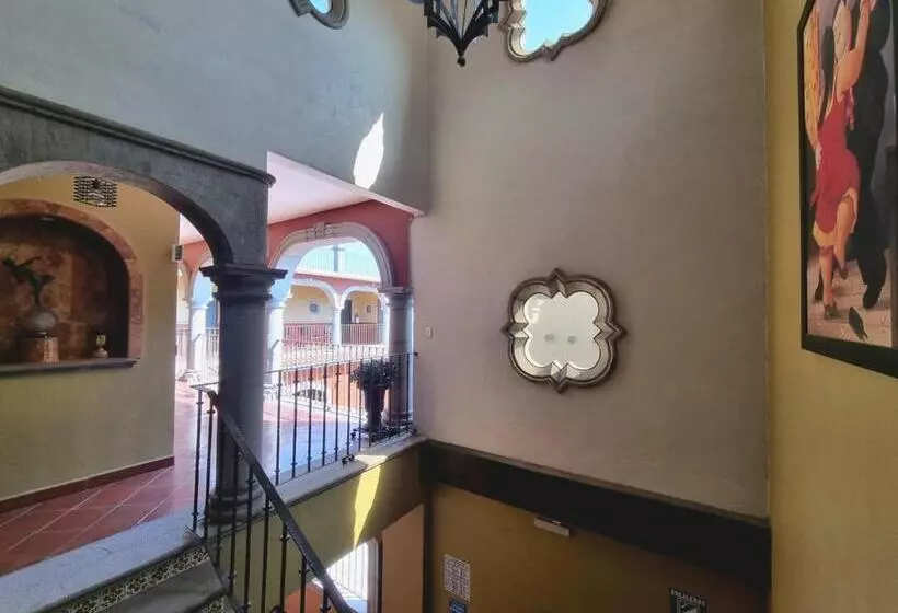 هتل Puerto Morelos Cuernavaca