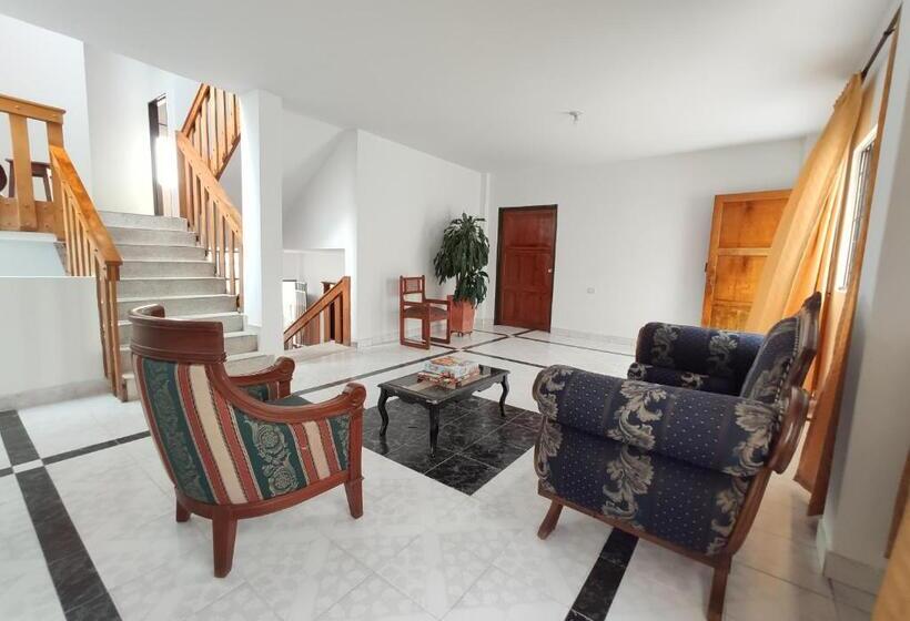 پانسیون Hostal Colors