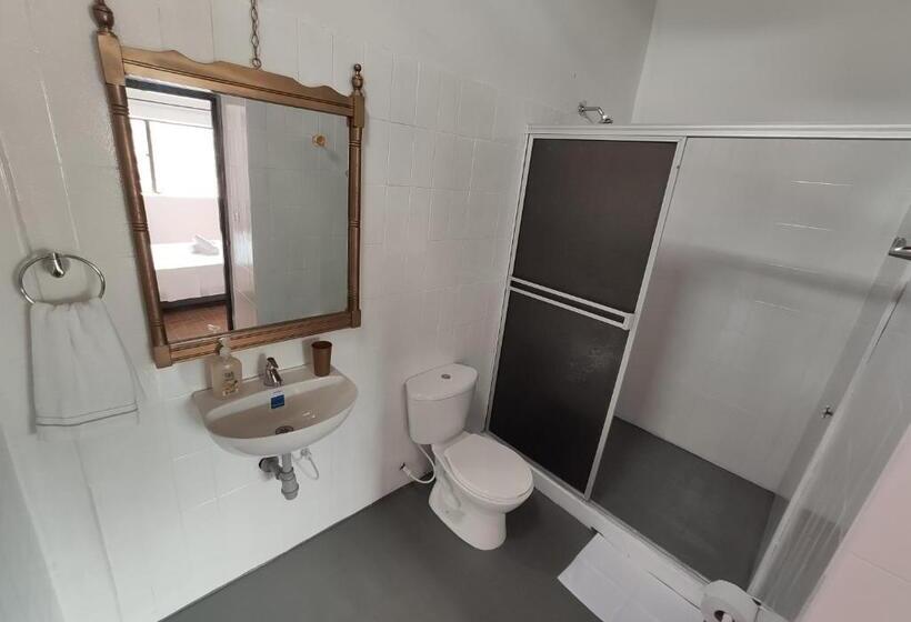 پانسیون Hostal Colors