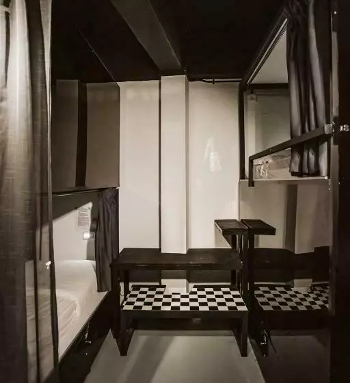 7 Wonders Hostel @ Boat Quay