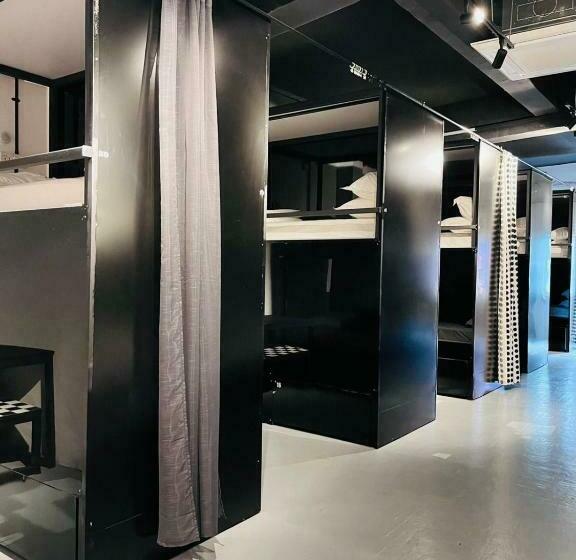 7 Wonders Hostel @ Boat Quay