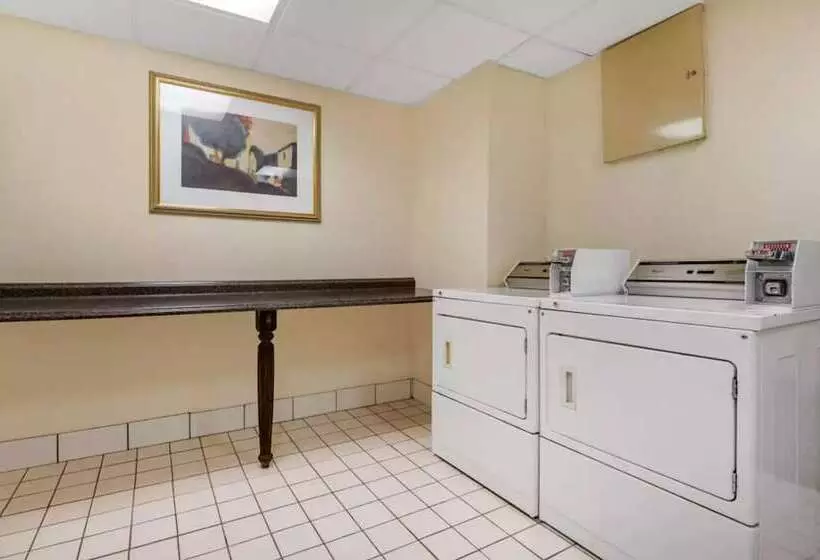 Charming Ensuite Rooms In New Cumberland