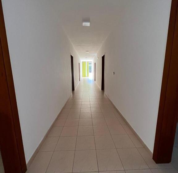 هاستل Garden Albania