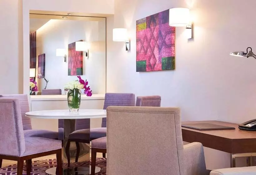 Mercure Dubai Barsha Heights Hotel Suites And Apartments