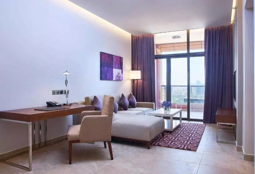 Mercure Dubai Barsha Heights Hotel Suites And Apartments