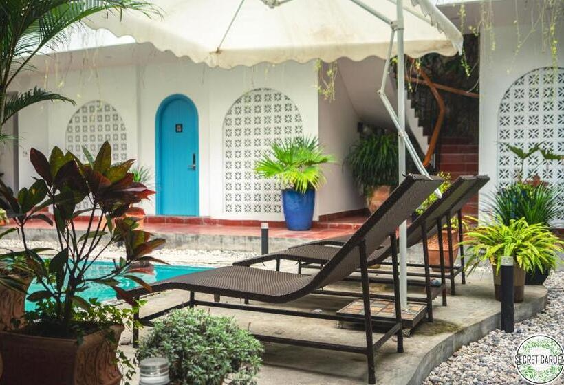 هاستل Secret Garden Cat Ba