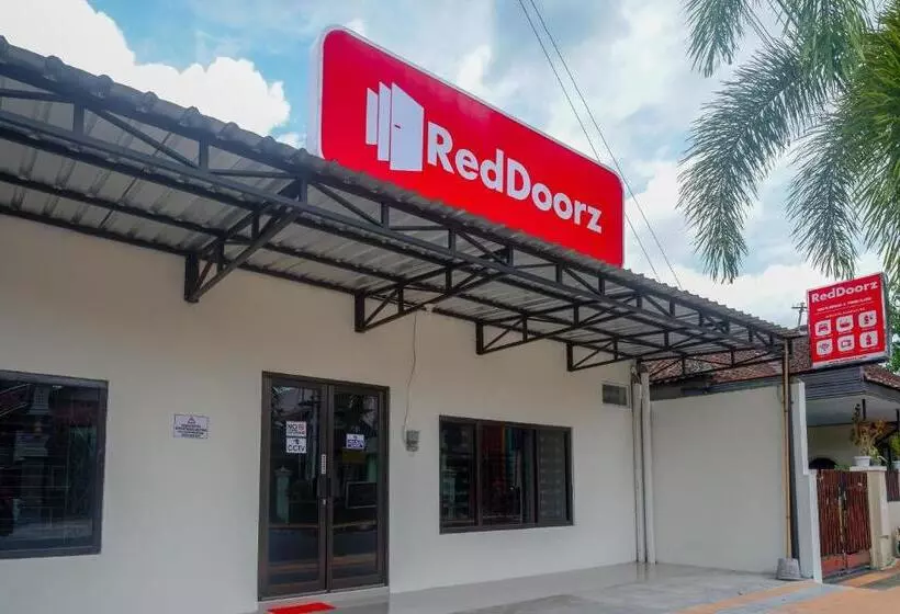 ホテル Reddoorz Syariah Near Rs Soeradji Pemuda Klaten