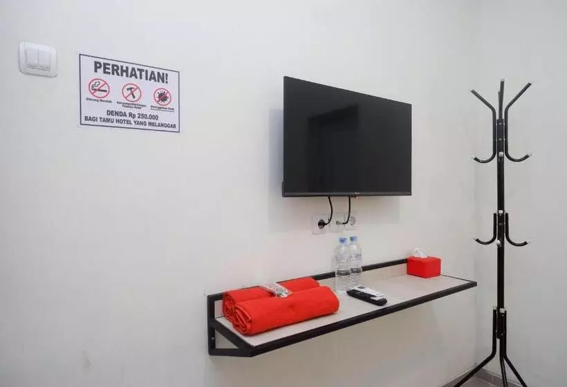 ホテル Reddoorz Syariah Near Rs Soeradji Pemuda Klaten