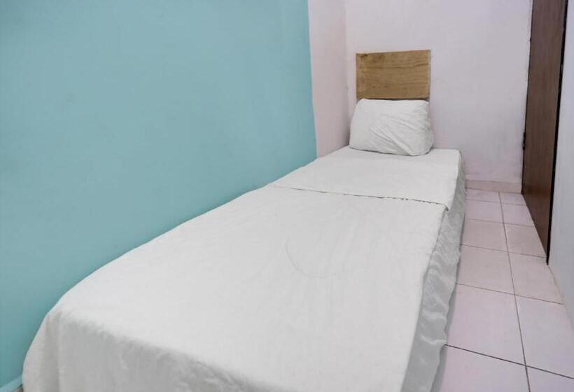 فندق Spot On 91792 Solo Baru 2 Homestay Syariah