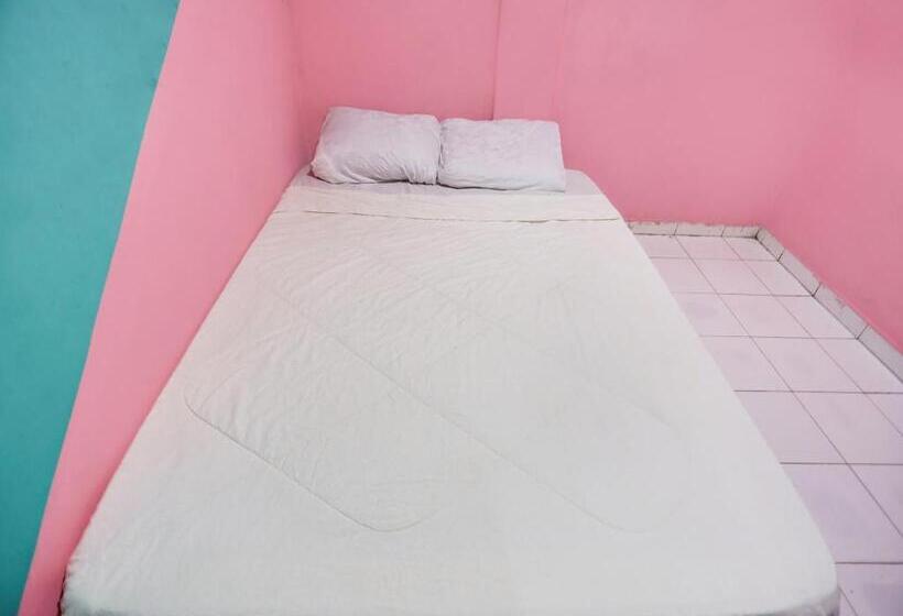 فندق Spot On 91792 Solo Baru 2 Homestay Syariah