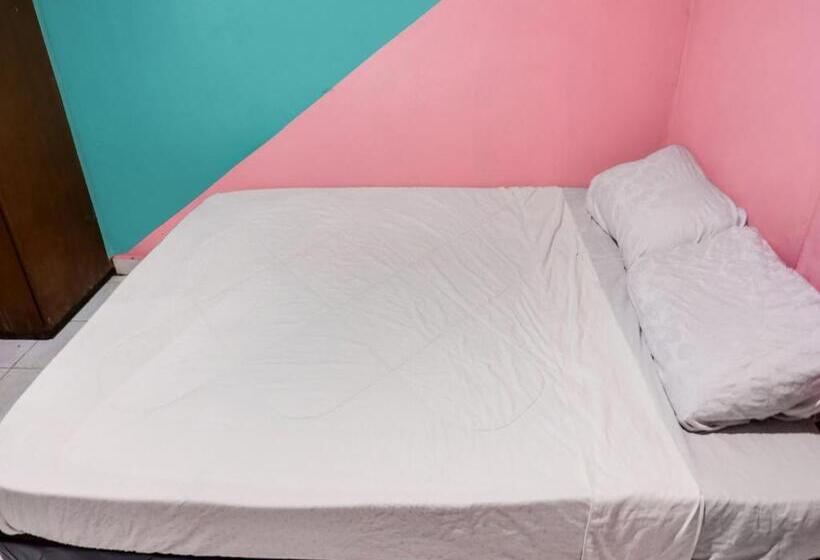 فندق Spot On 91792 Solo Baru 2 Homestay Syariah