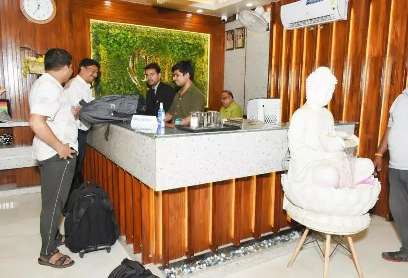 ホテル Radha Residency