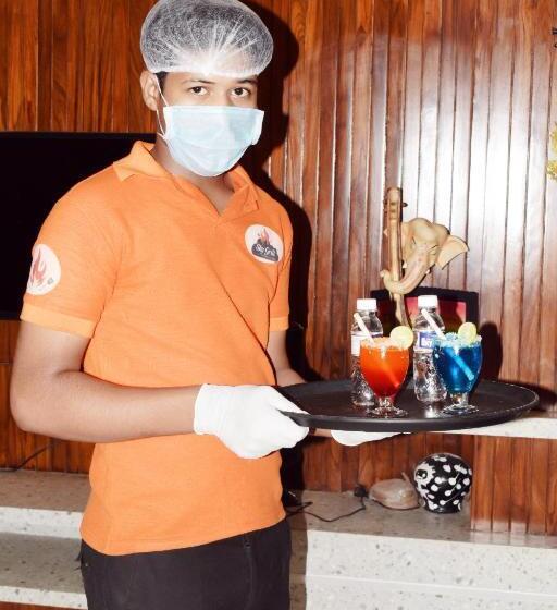 فندق Radha Residency