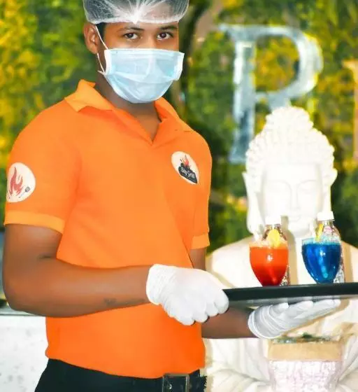 ホテル Radha Residency