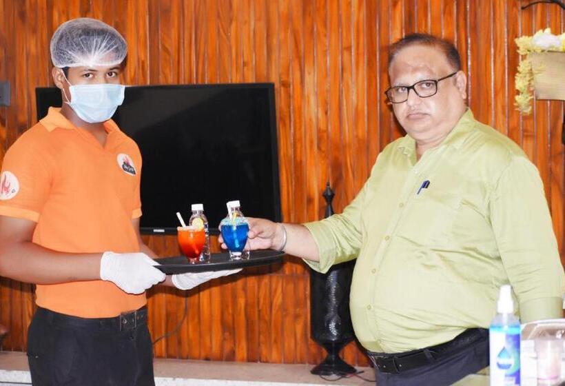 فندق Radha Residency