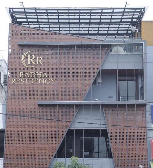 فندق Radha Residency