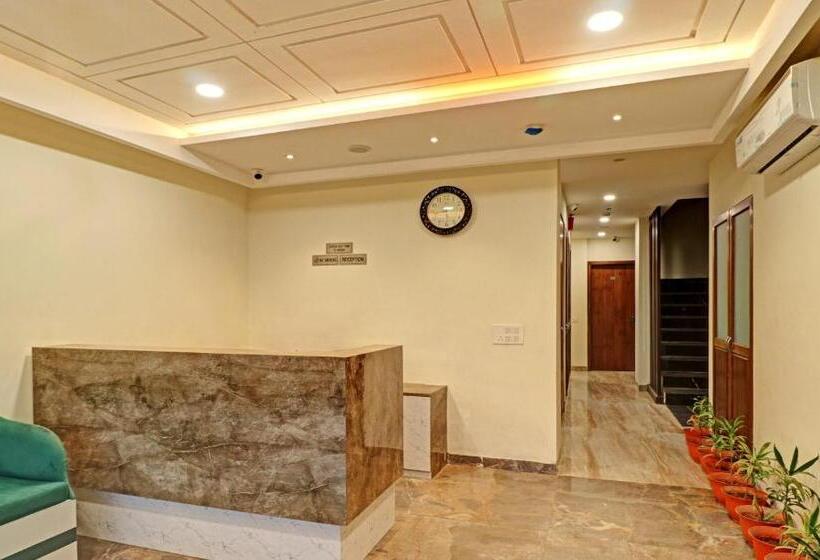 فندق Treebo Delmont