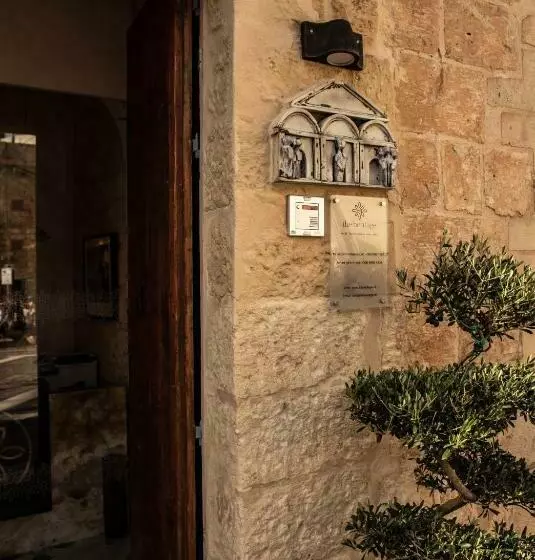 تختخواب و صبحانه The Heritage Boutique Accommodation