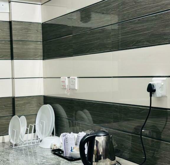 호텔 Beverly Suites