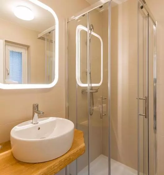 Forgotten Garden Apartments And Rooms