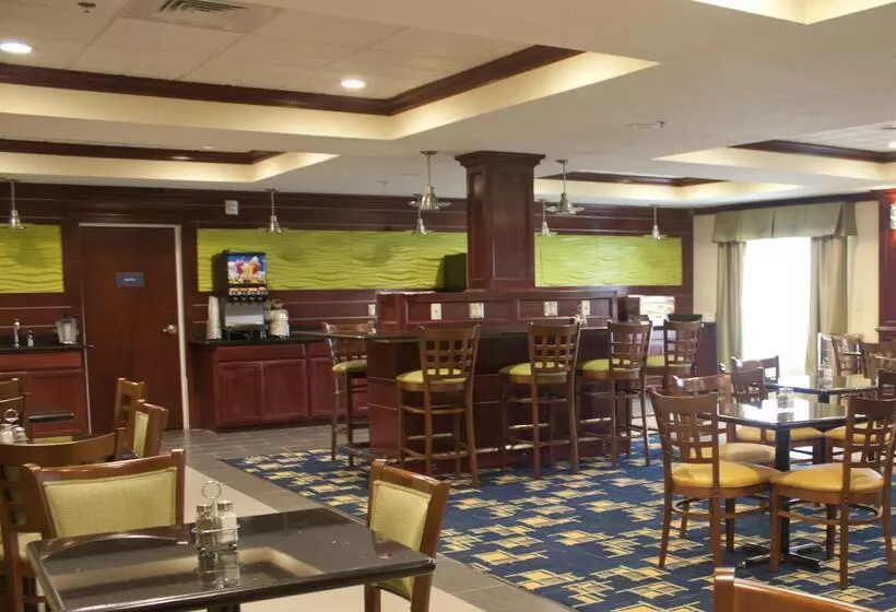 Отель Best Western Plus Pratt