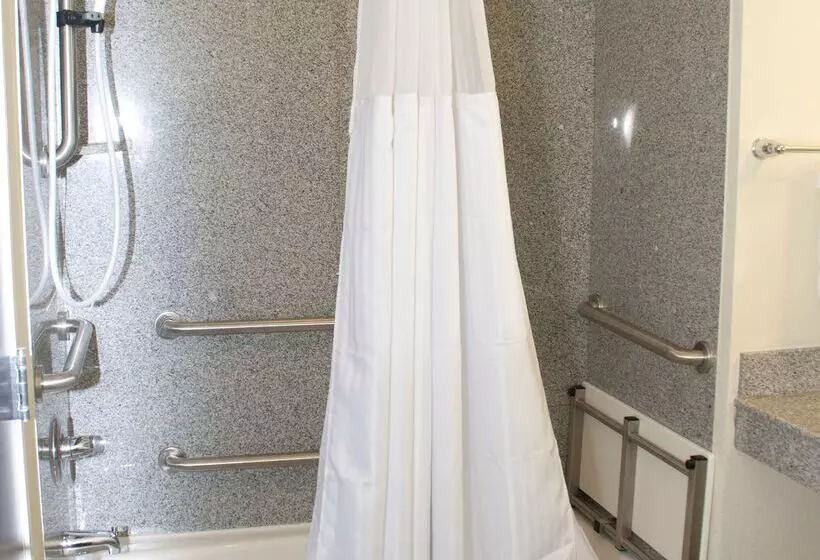 Отель Best Western Plus Pratt