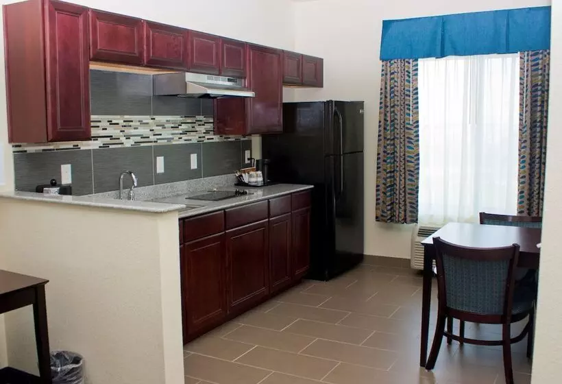 Отель Best Western Plus Pratt