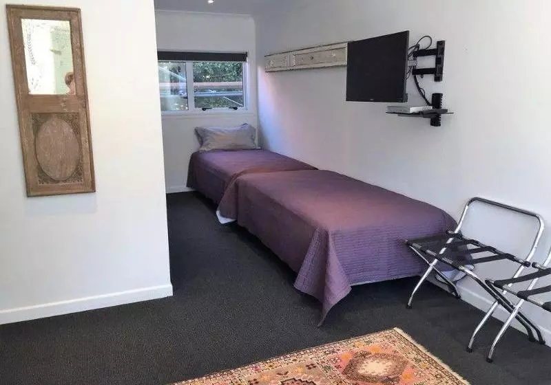 호텔 Diana's Place Lake Road Lodge