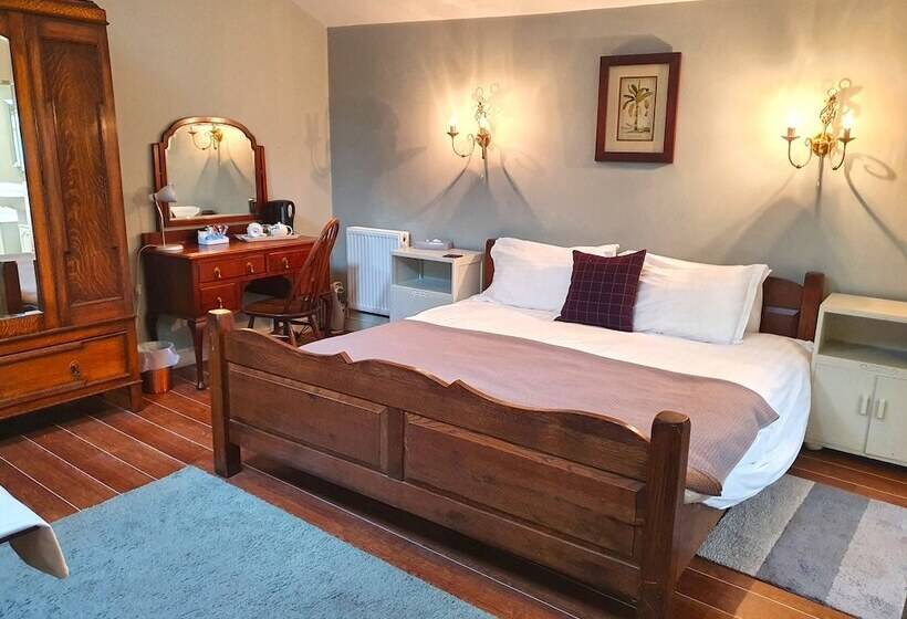 هتل Holmwood House Guest Accommodation