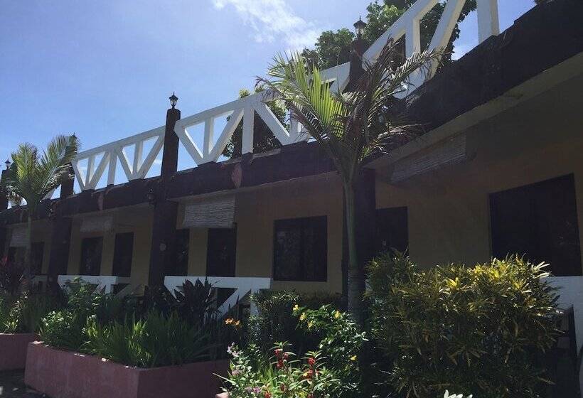 בית מלון כפרי La Petra Beach Resort