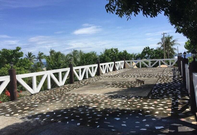 בית מלון כפרי La Petra Beach Resort