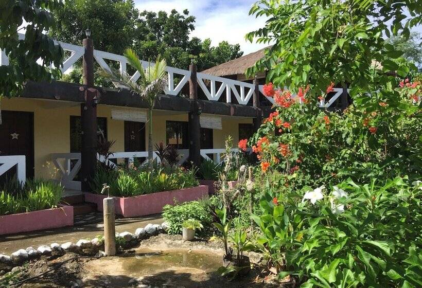 בית מלון כפרי La Petra Beach Resort