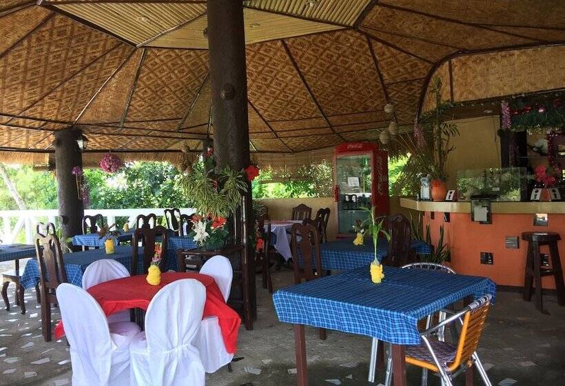 בית מלון כפרי La Petra Beach Resort