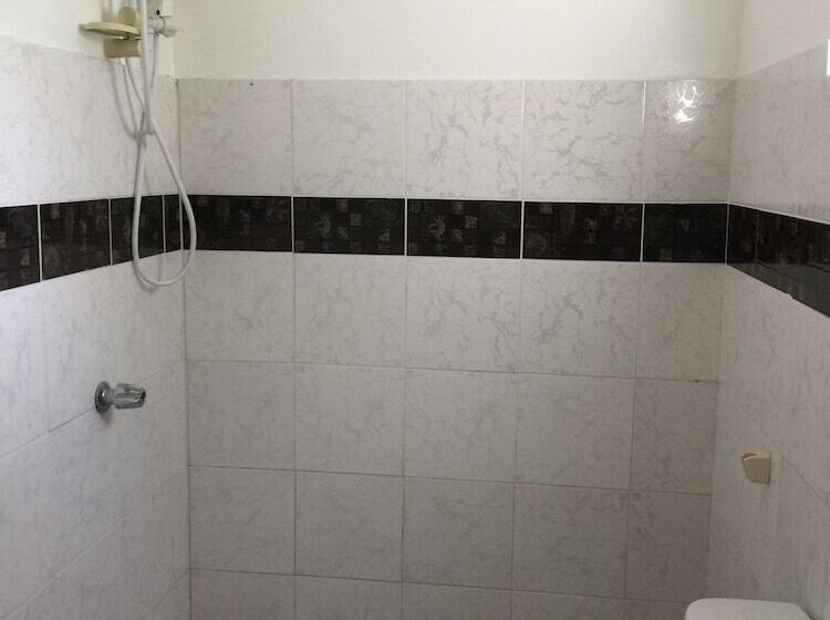 בית מלון כפרי La Petra Beach Resort