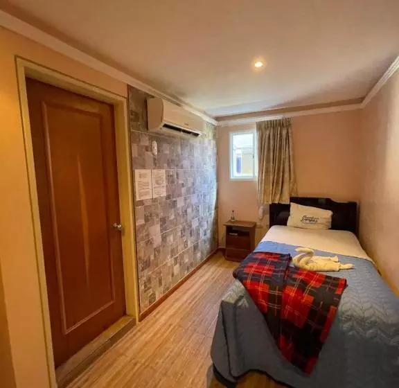 هتل Muevete Por Vargas