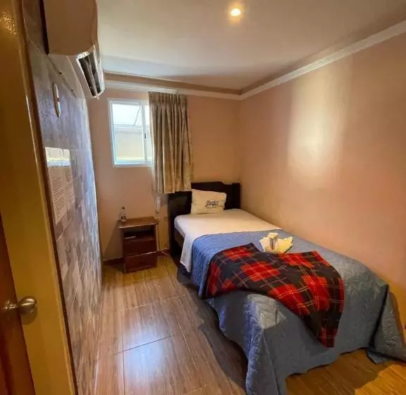 هتل Muevete Por Vargas