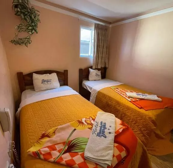 هتل Muevete Por Vargas