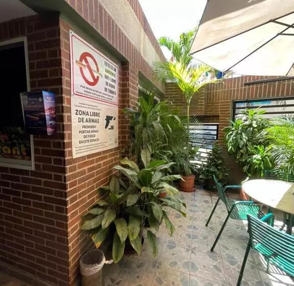 هتل Muevete Por Vargas