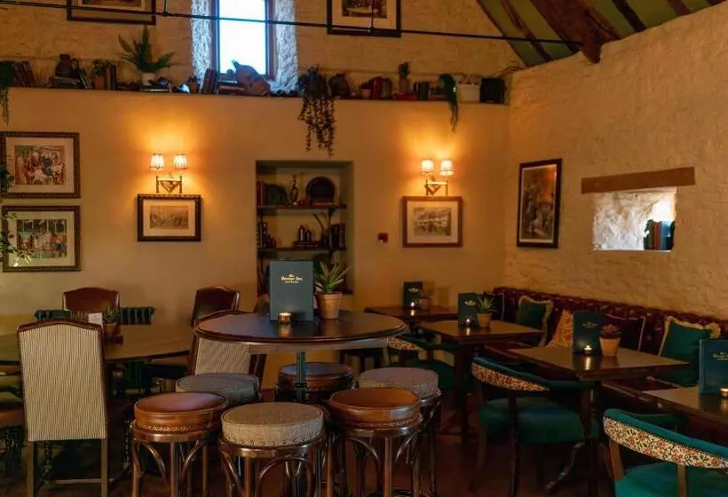 Отель The George Inn & Plaine