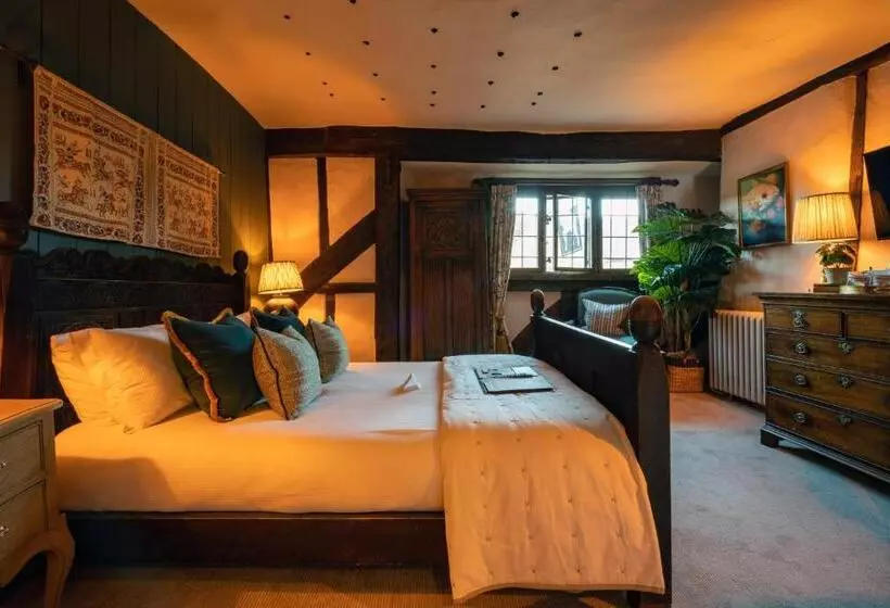 Отель The George Inn & Plaine