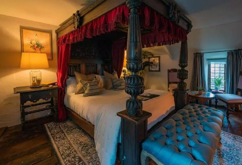 Отель The George Inn & Plaine