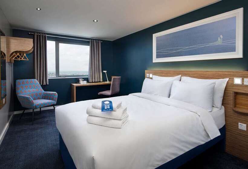 בית מלון כפרי Travelodge Cambridge Newmarket Road