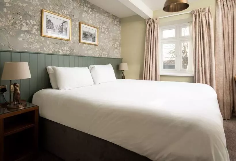 هتل Wateredge Inn  The Inn Collection Group