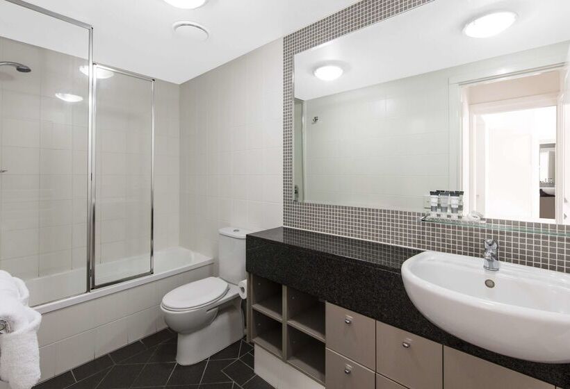 Oaks Brisbane Mews Suites